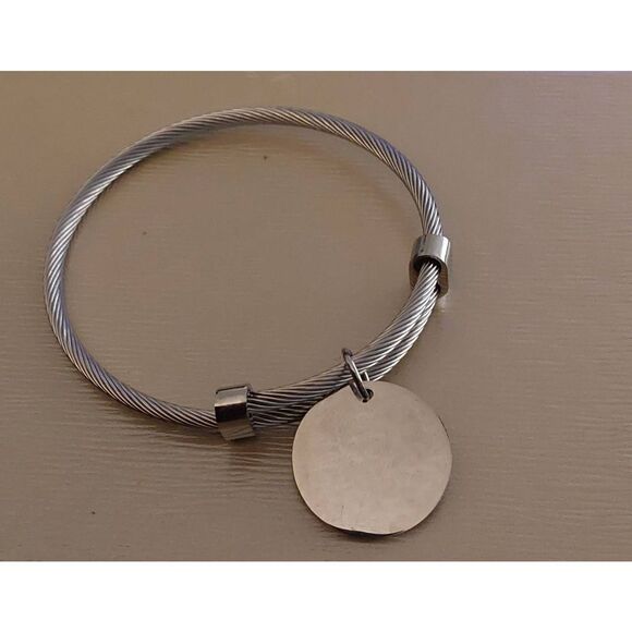 Pretty Expandable Twisted Inspirational Bangle Bracelet - Picture 2 of 2